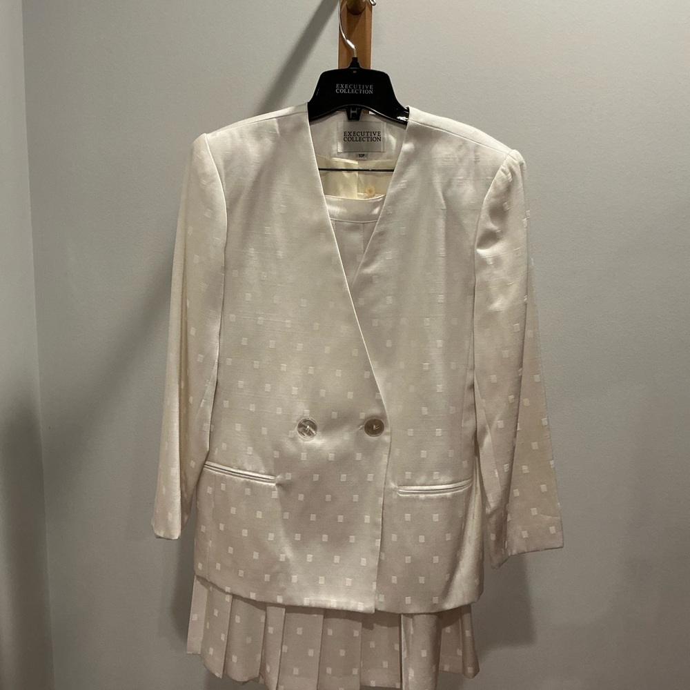 Vintage White Double-Breasted Women's Blazer & Skirt Set
